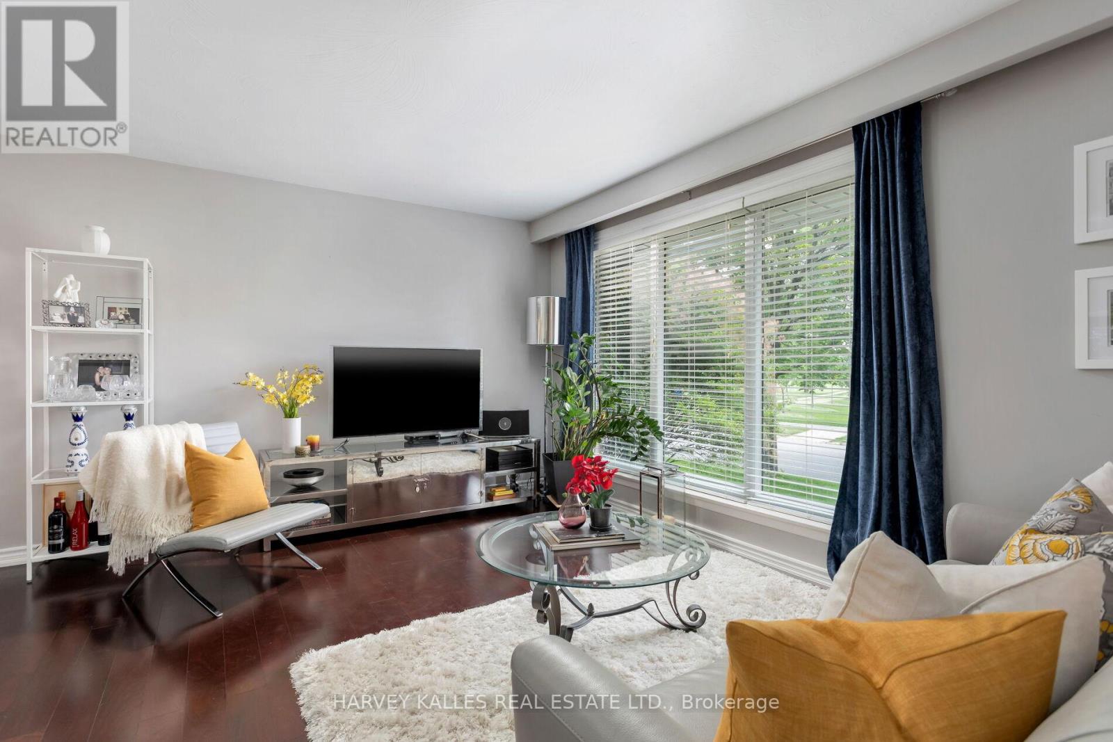 49 Learmont Drive, Toronto, Ontario M9R 2E9 - Photo 9 - W13456296