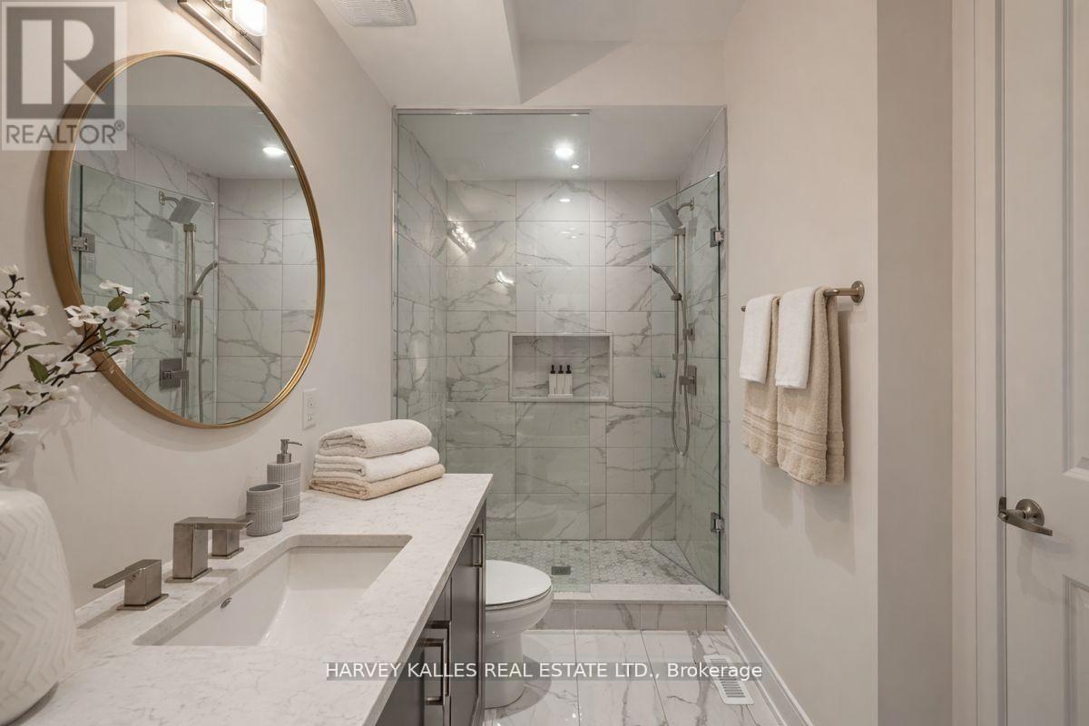 19 Innes Avenue, Toronto, Ontario  M6E 0B2 - Photo 11 - W13457260
