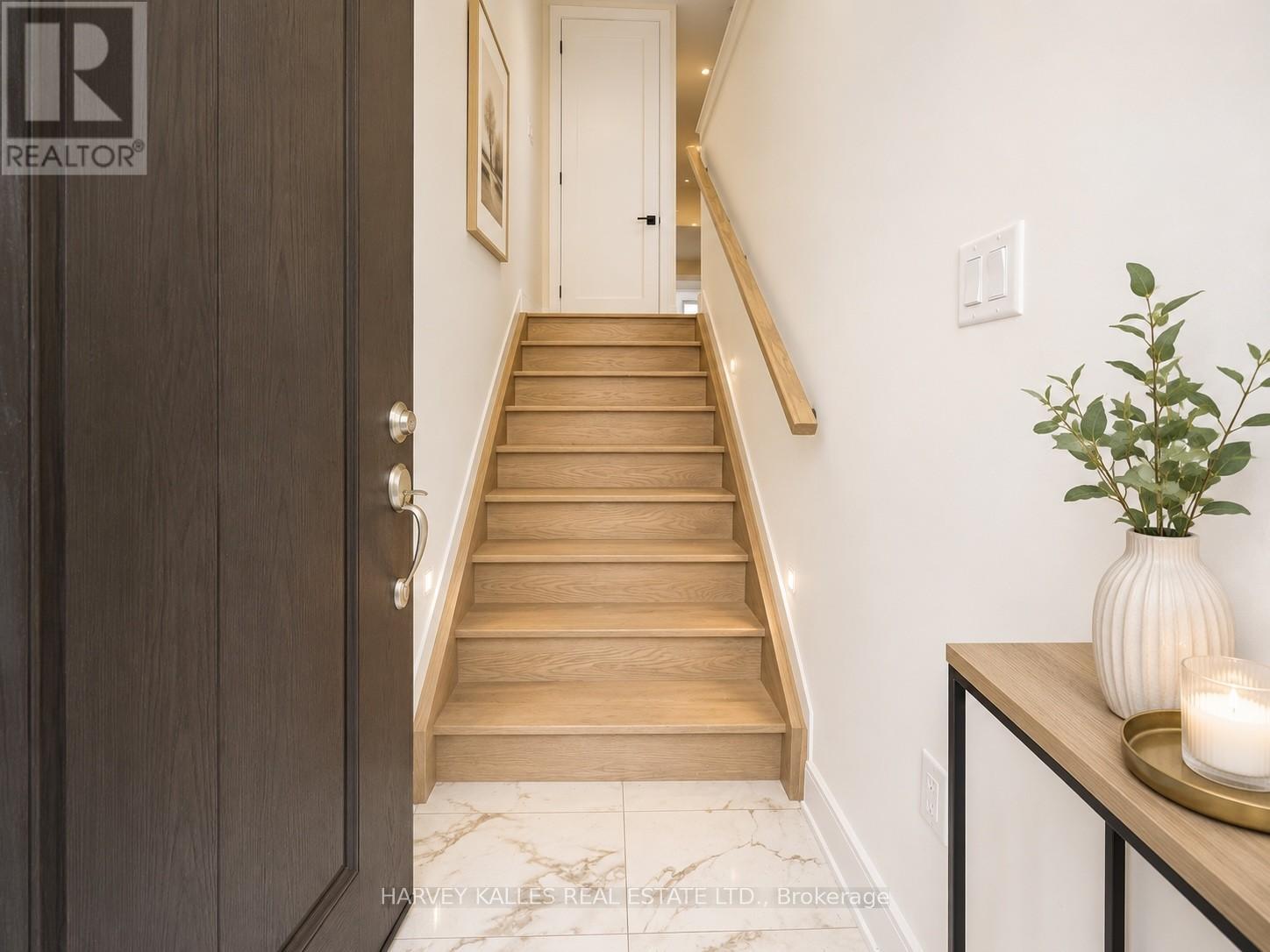 19 Innes Avenue, Toronto, Ontario  M6E 0B2 - Photo 2 - W13457260