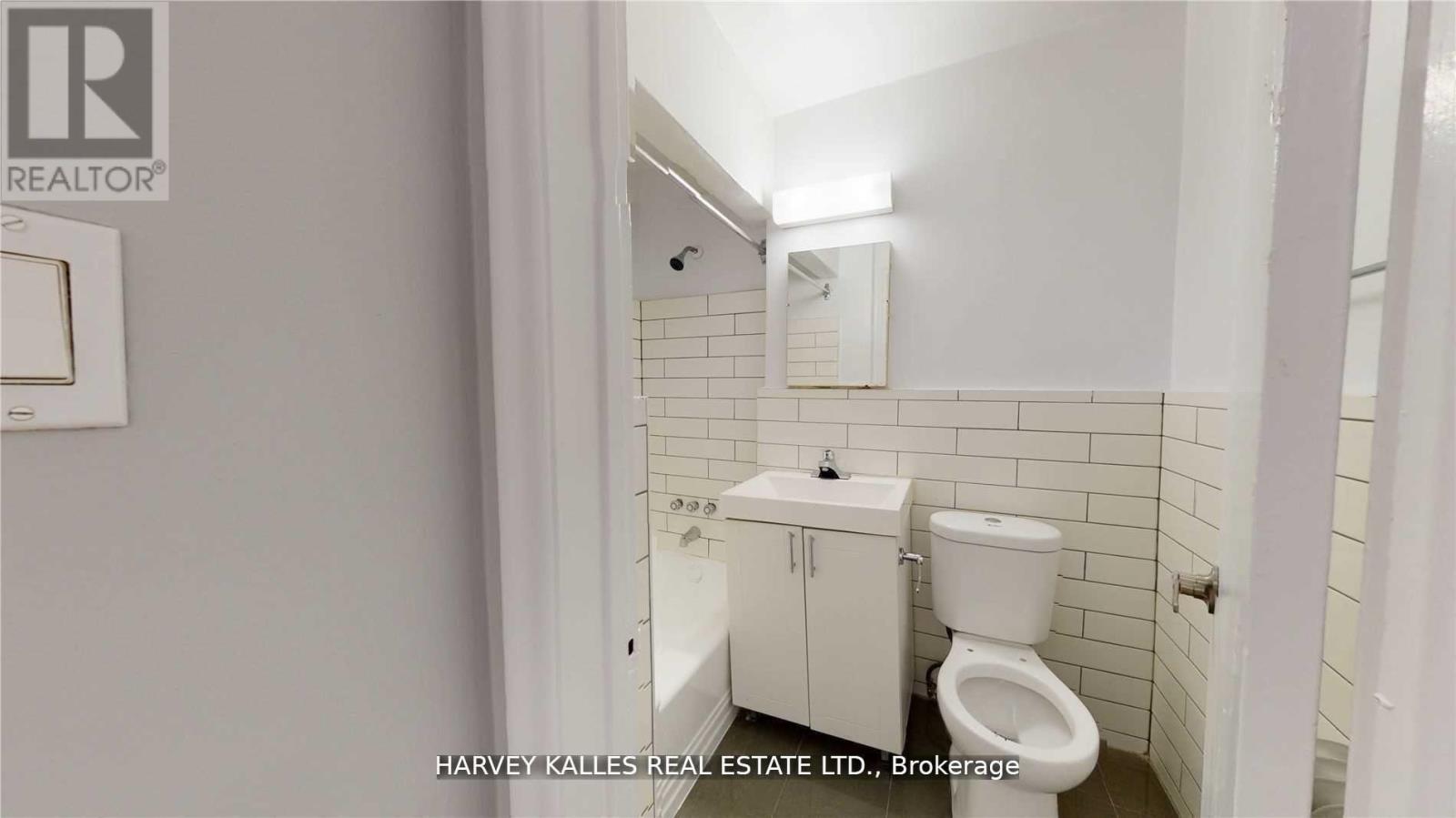 203 - 4 Greentree Court, Toronto, Ontario  M6M 2A5 - Photo 13 - W13462464