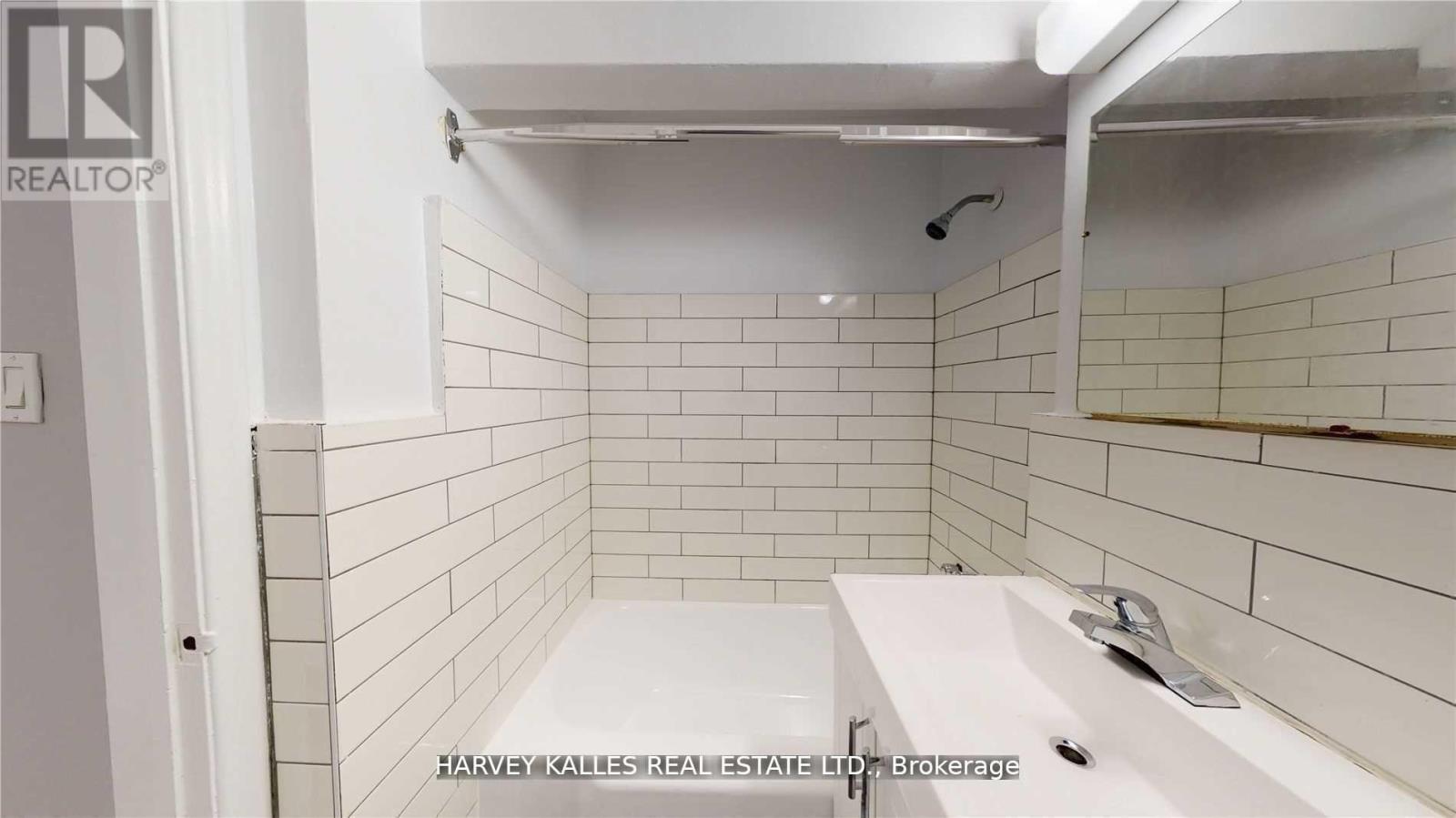 203 - 4 Greentree Court, Toronto, Ontario  M6M 2A5 - Photo 14 - W13462464