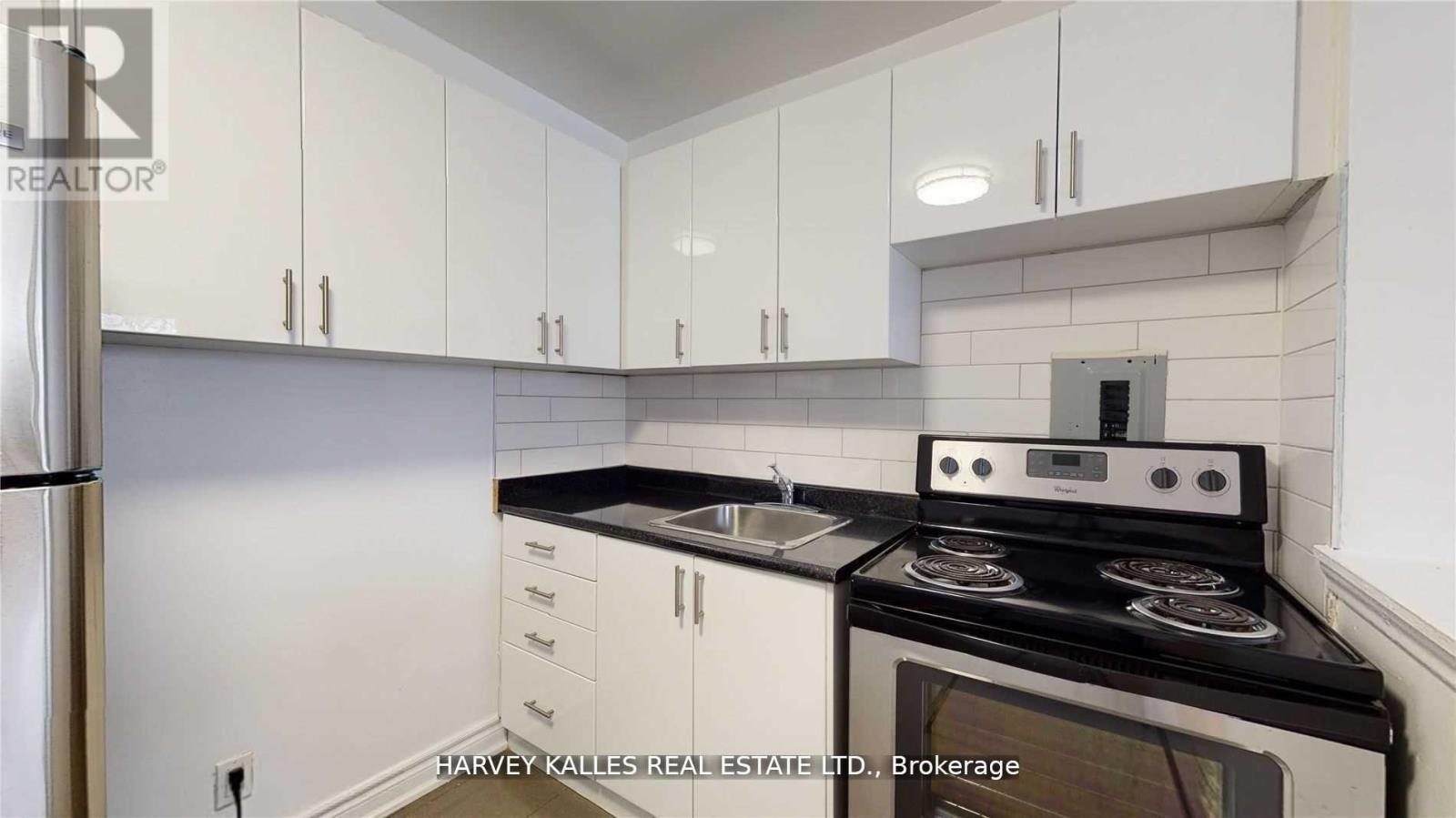 203 - 4 Greentree Court, Toronto, Ontario  M6M 2A5 - Photo 6 - W13462464