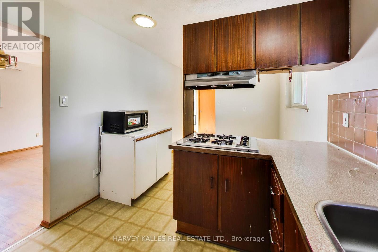 3760 Woodruff Crescent, Mississauga, Ontario L4T 1T9 - Photo 12 - W13462664