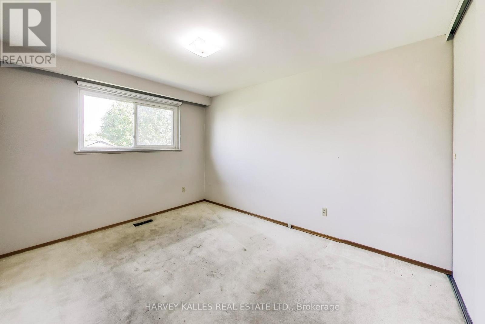 3760 Woodruff Crescent, Mississauga, Ontario L4T 1T9 - Photo 13 - W13462664