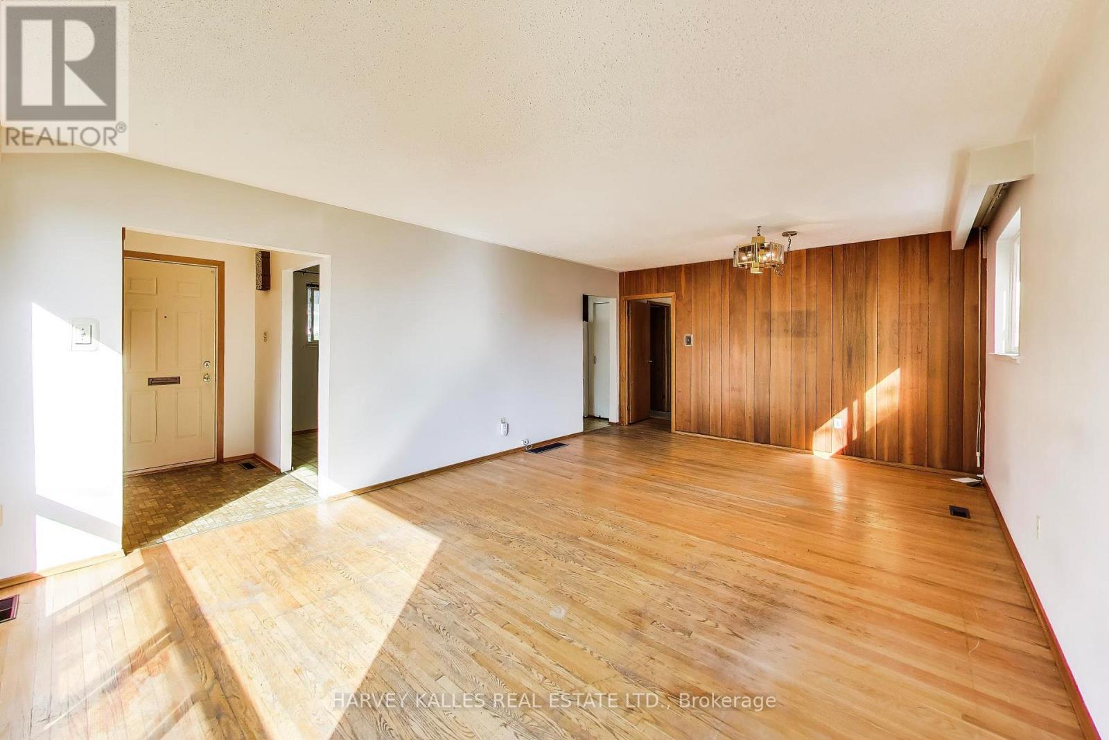 3760 Woodruff Crescent, Mississauga, Ontario L4T 1T9 - Photo 6 - W13462664