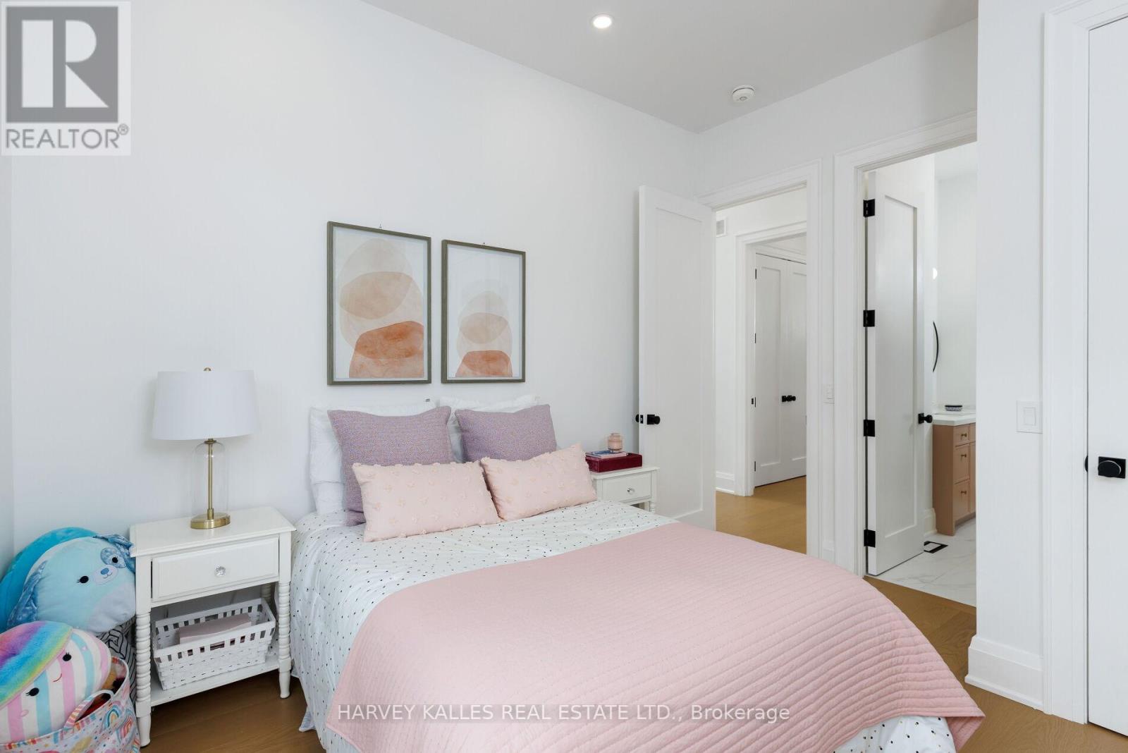 90 Great Oak Drive, Toronto, Ontario  M9A 1N5 - Photo 44 - W13467588