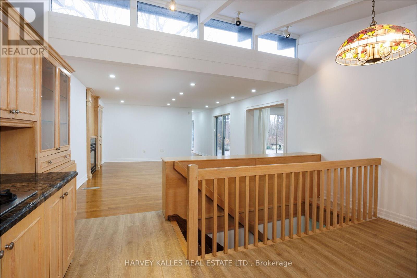 19 Blair Athol Crescent, Toronto, Ontario  M9A 1X6 - Photo 11 - W13468054