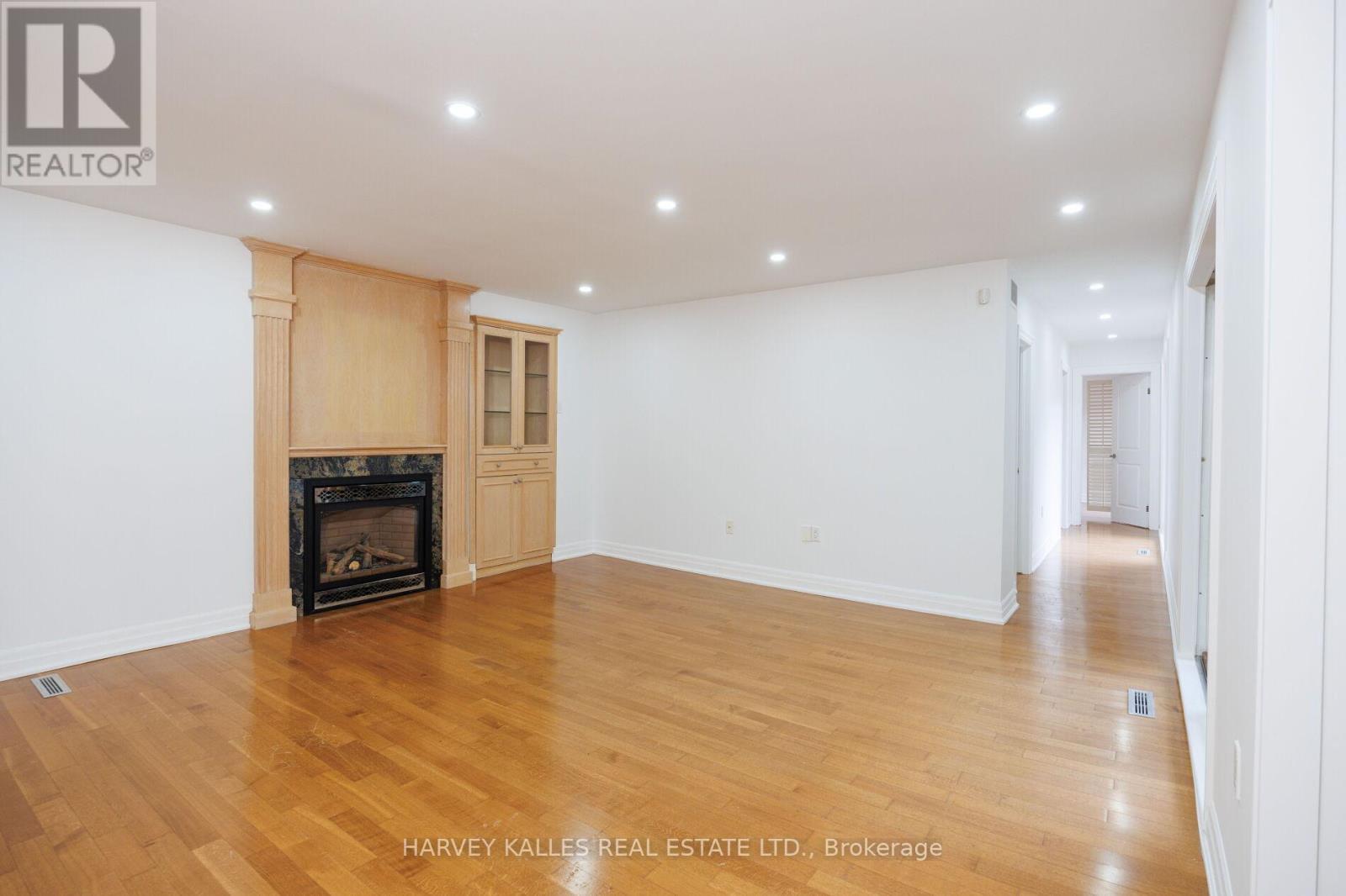 19 Blair Athol Crescent, Toronto, Ontario  M9A 1X6 - Photo 12 - W13468054