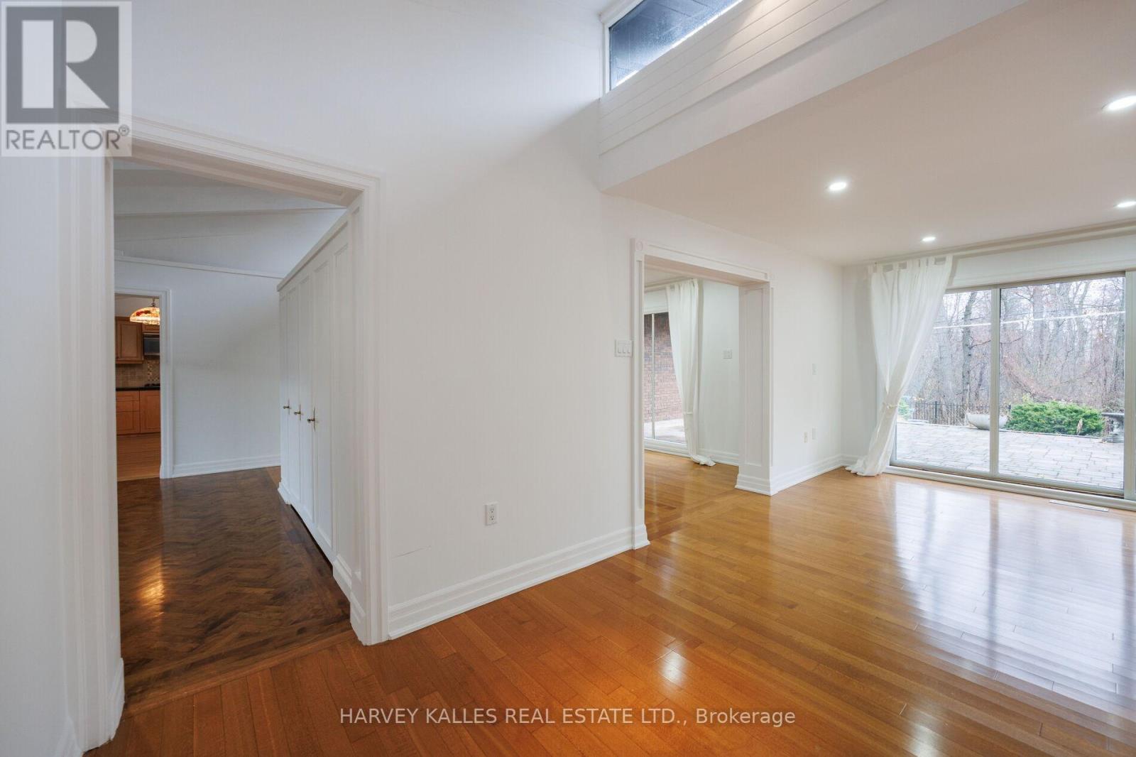 19 Blair Athol Crescent, Toronto, Ontario  M9A 1X6 - Photo 29 - W13468054