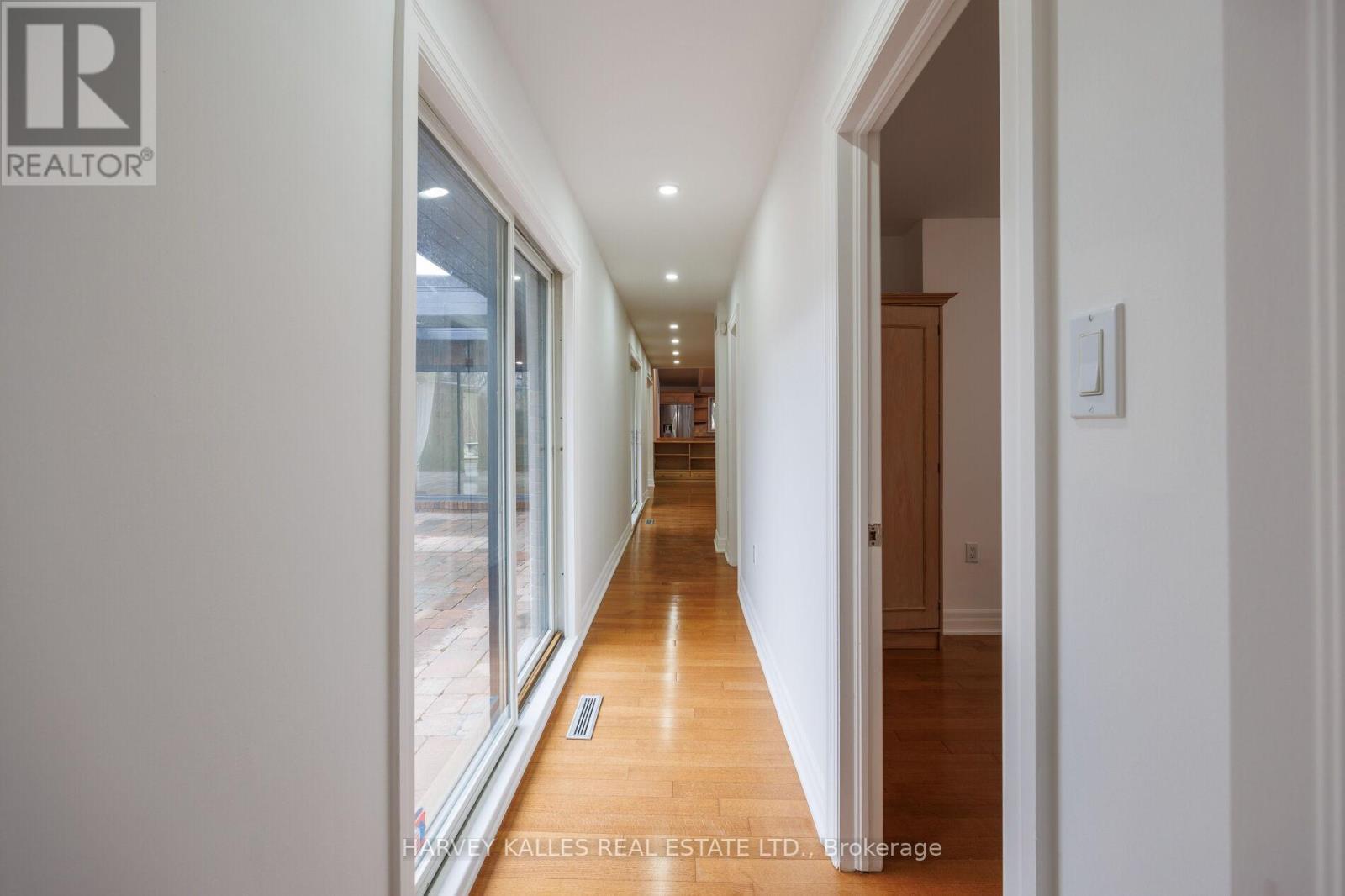 19 Blair Athol Crescent, Toronto, Ontario  M9A 1X6 - Photo 35 - W13468054