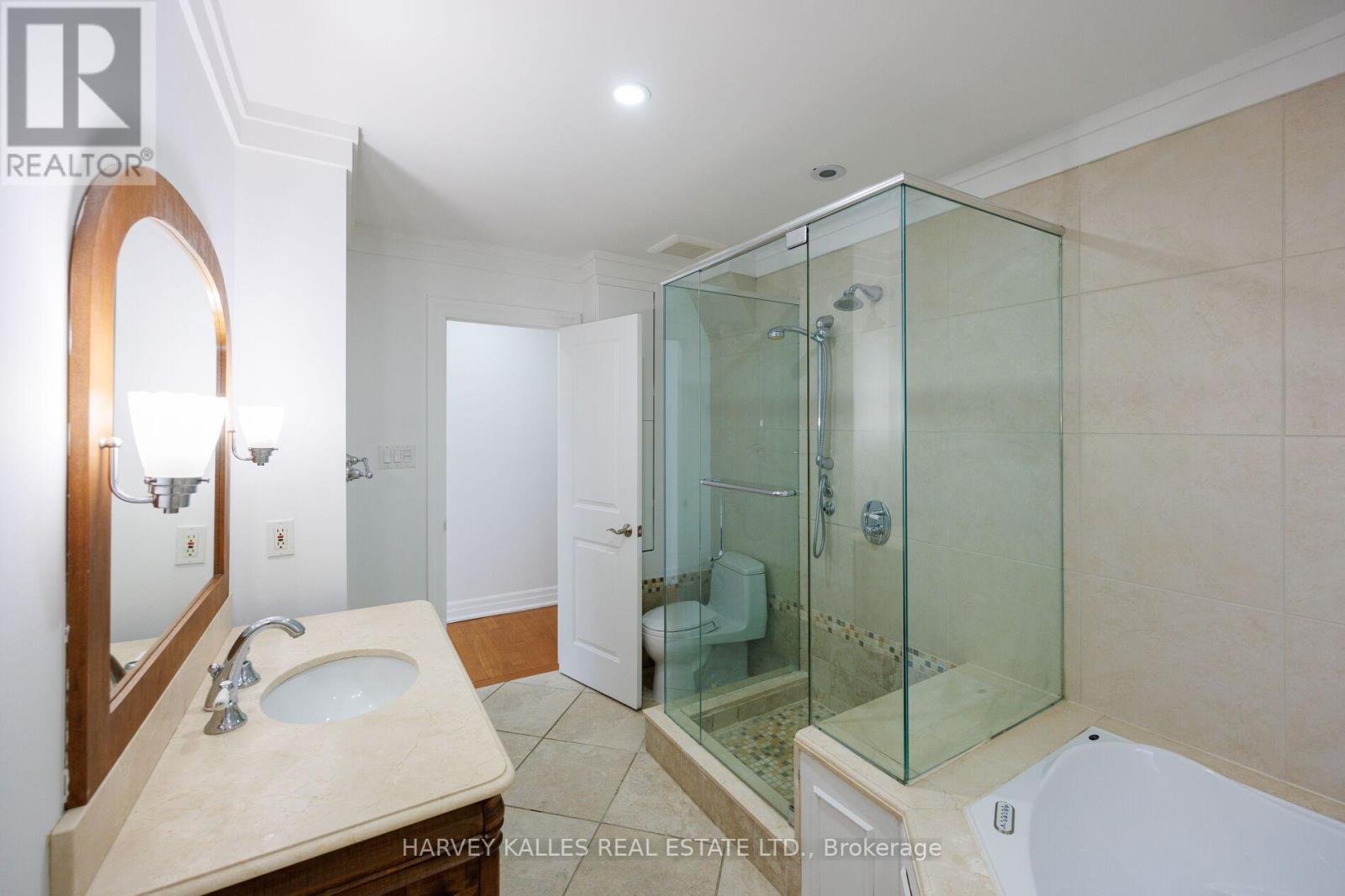 19 Blair Athol Crescent, Toronto, Ontario  M9A 1X6 - Photo 37 - W13468054