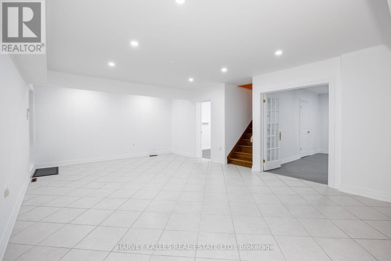 19 Blair Athol Crescent, Toronto, Ontario  M9A 1X6 - Photo 41 - W13468054