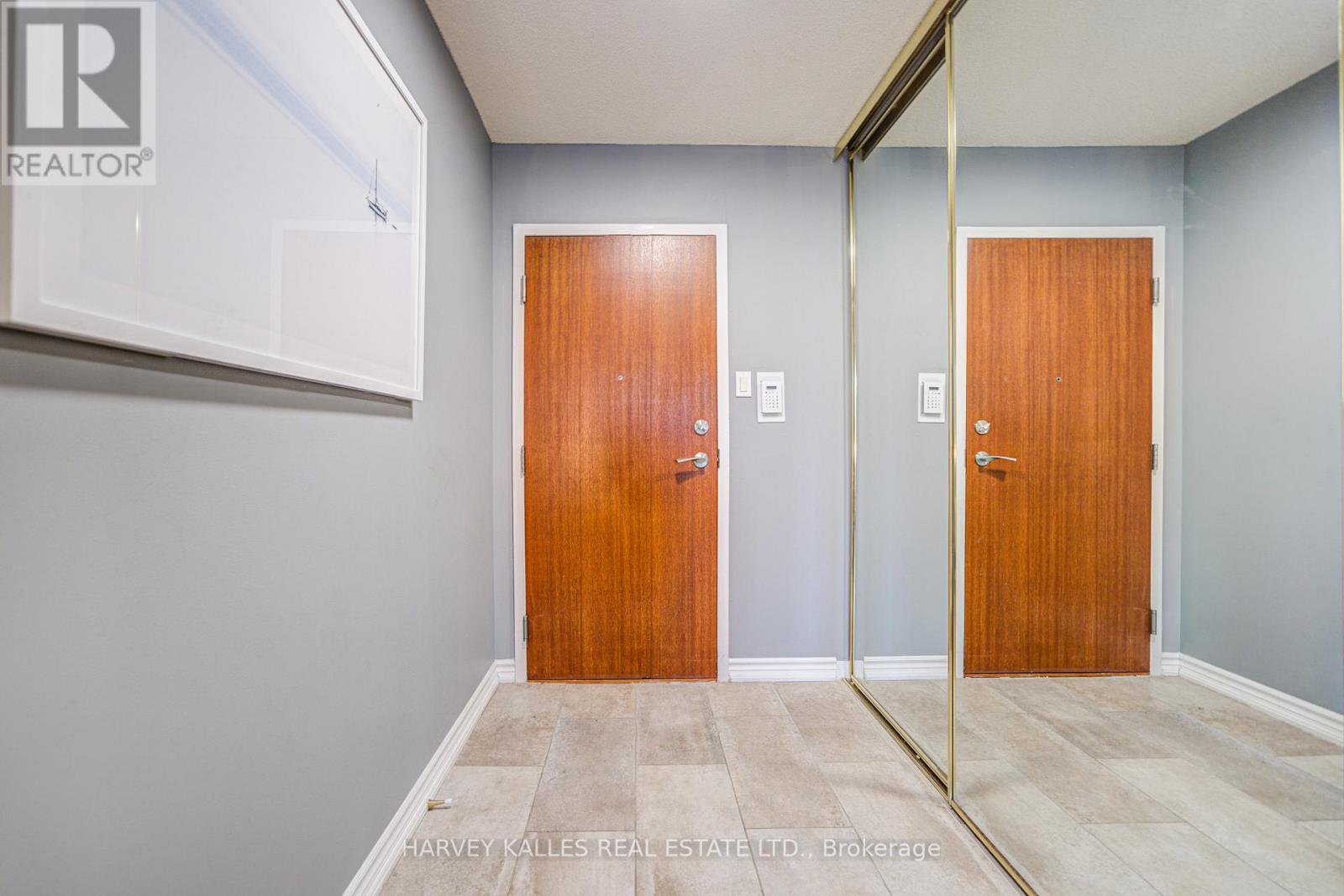 212 - 120 Promenade Circle, Vaughan, Ontario  L4J 7W9 - Photo 10 - N13469610
