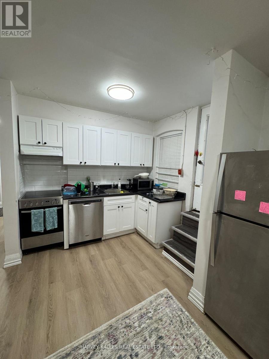 2 - 1065 Bathurst Street, Toronto, Ontario M5R 3G8 - Photo 2 - C13470082