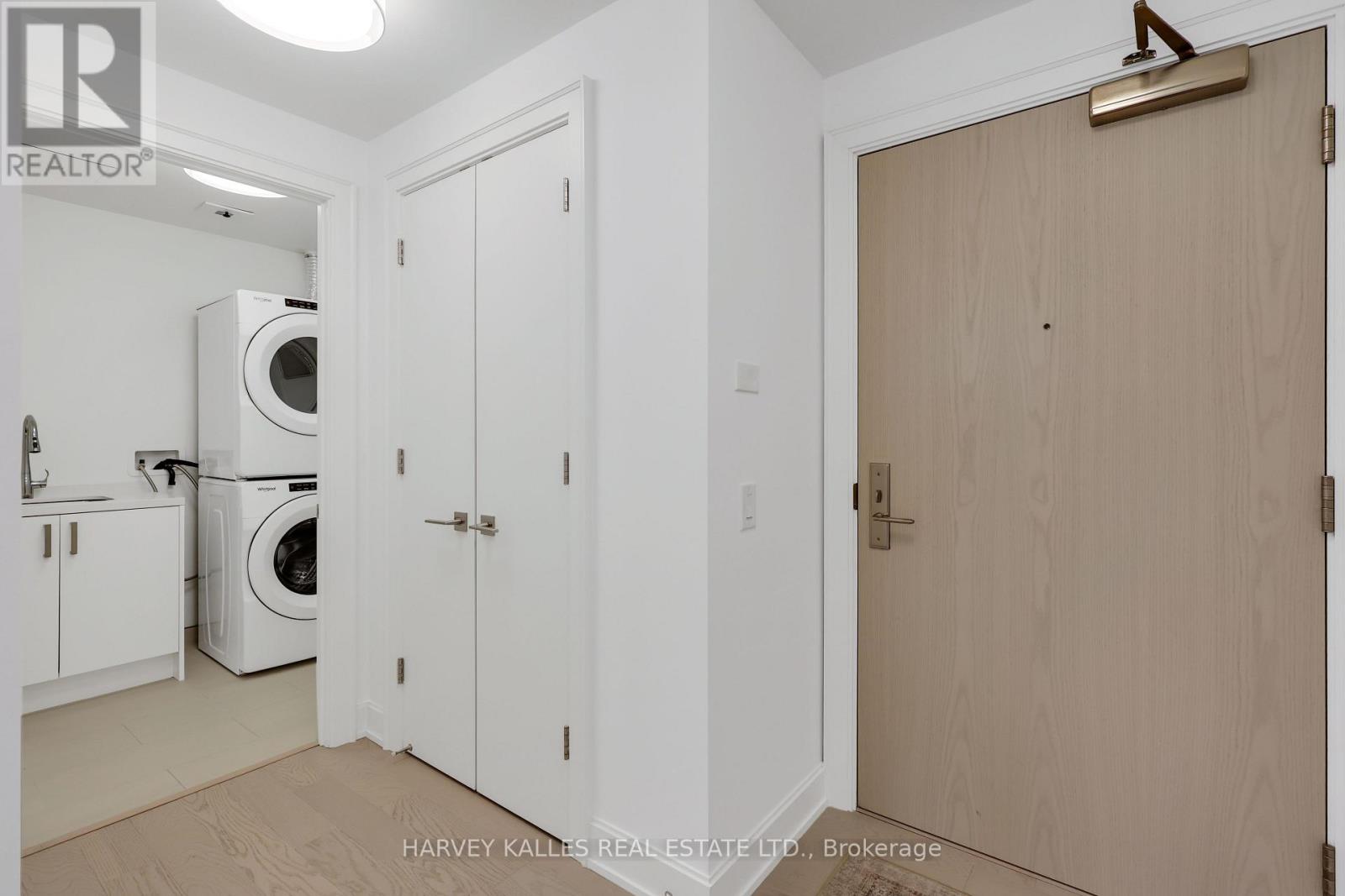 403 - 1 Strathgowan Avenue, Toronto, Ontario  M4N 0B3 - Photo 12 - C13473320