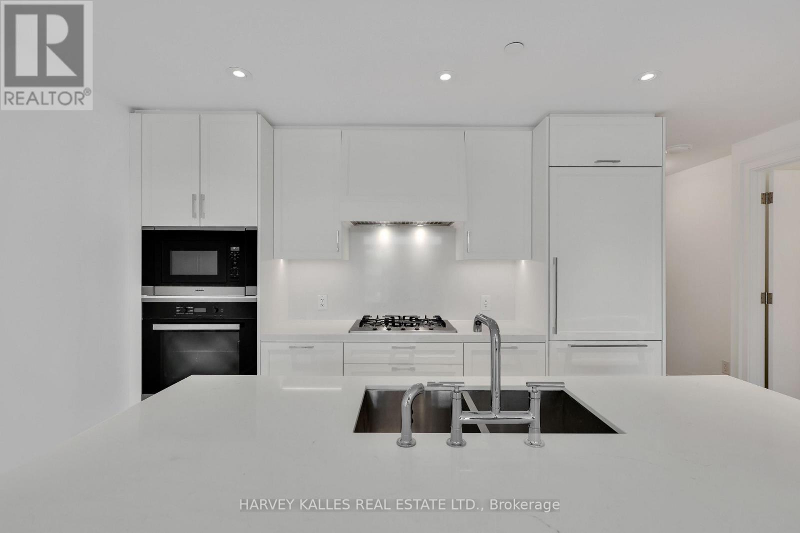 403 - 1 Strathgowan Avenue, Toronto, Ontario  M4N 0B3 - Photo 13 - C13473320