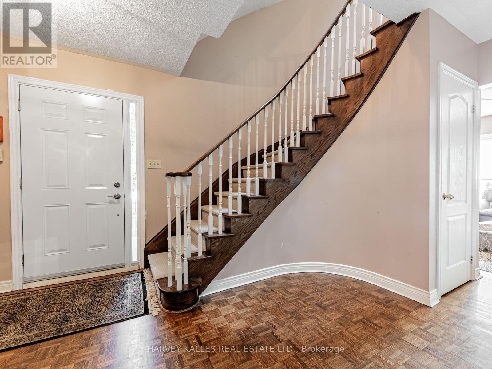 1 Edenbridge Drive, Vaughan, Ontario  L4J 8C3 - Photo 3 - N13473900