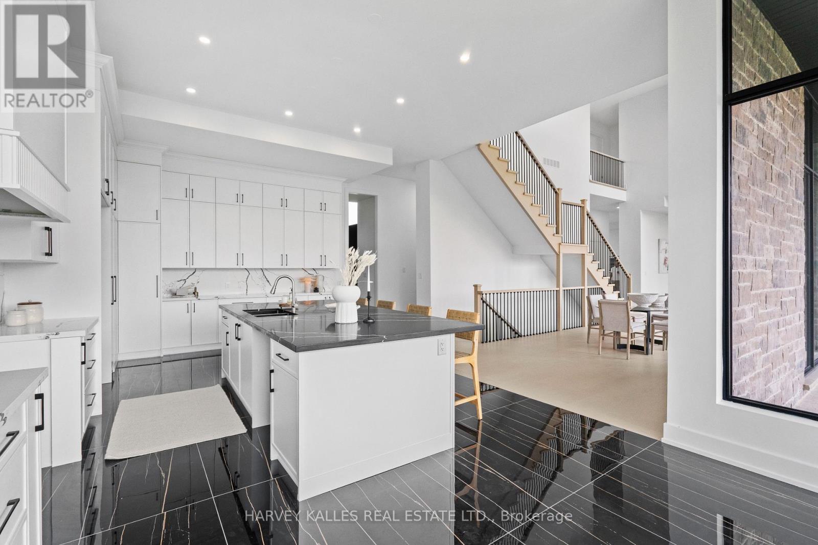 2 Sugarbush Court, Halton Hills, Ontario L7G 4S7 - Photo 5 - W13474164
