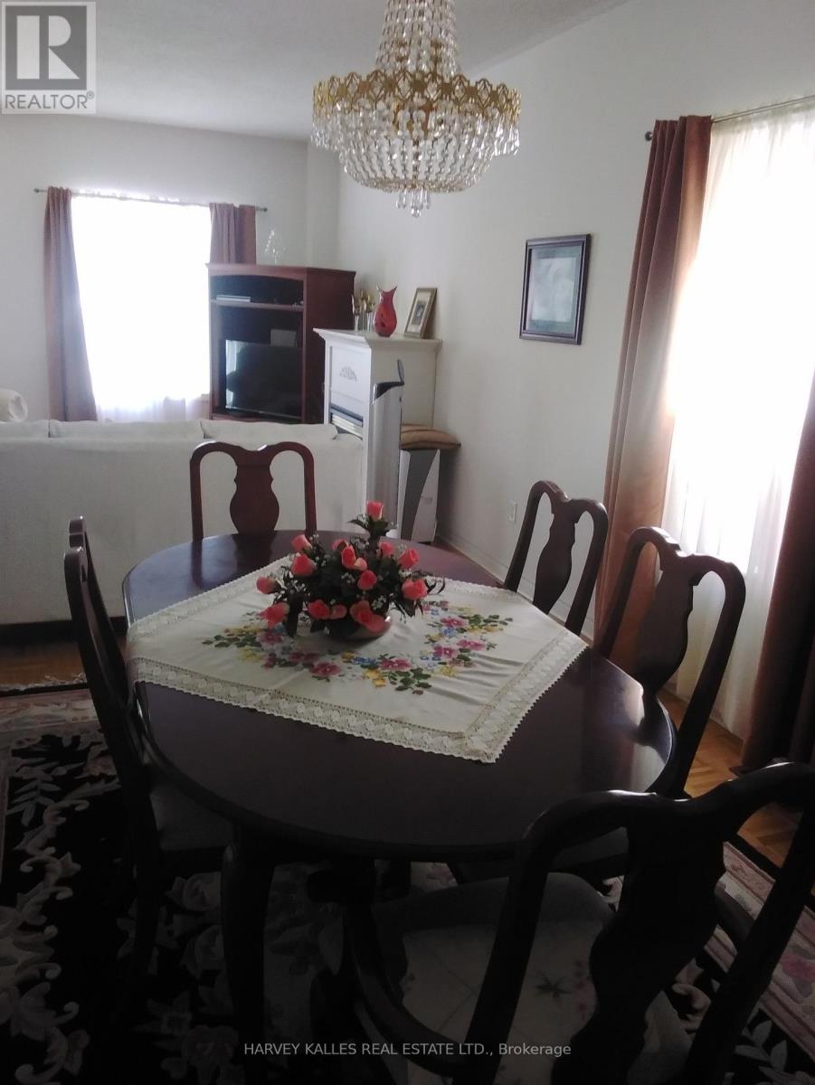 5561 Katy Gate, Mississauga, Ontario  L5M 7M9 - Photo 3 - W13477656