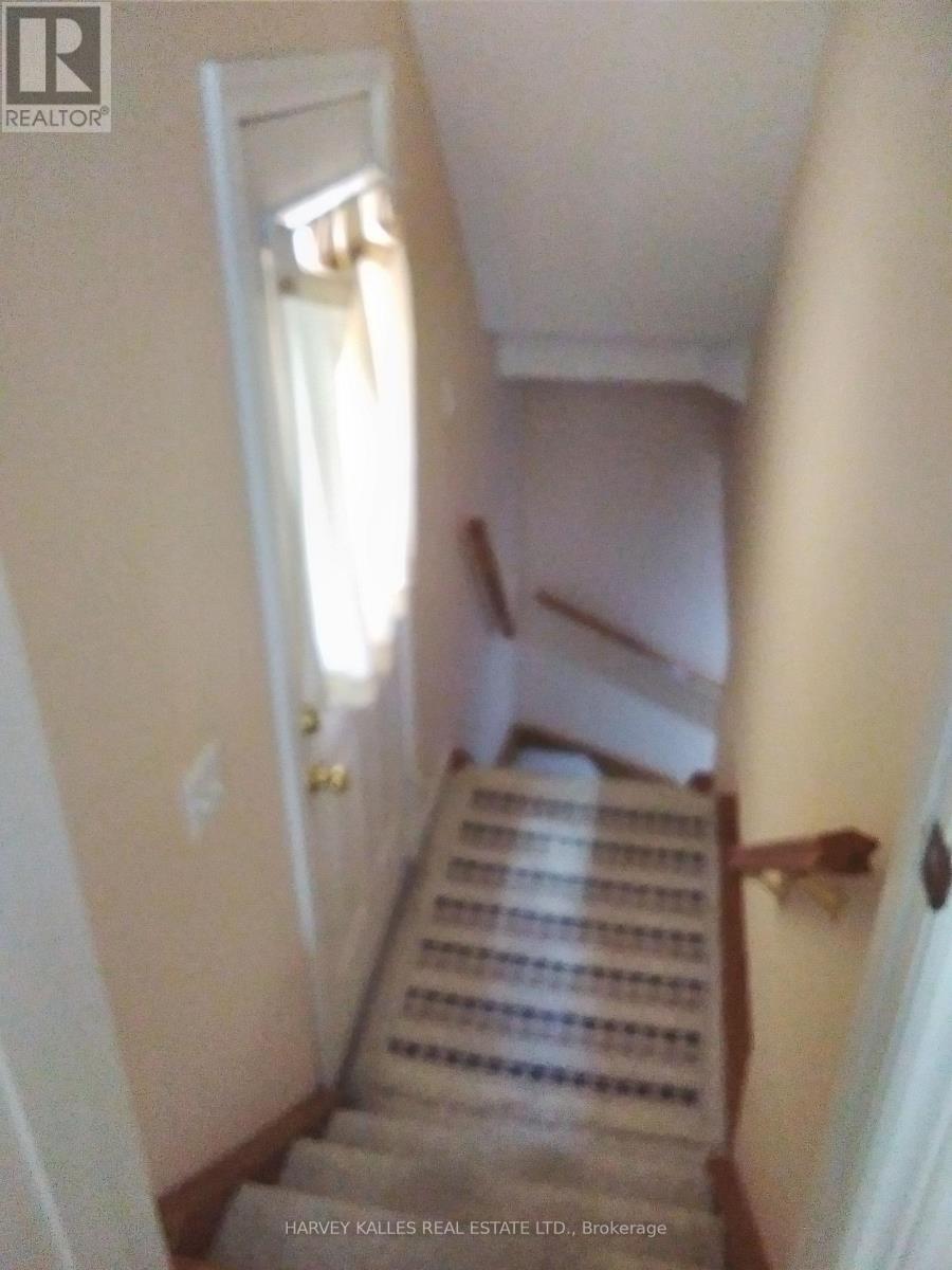 5561 Katy Gate, Mississauga, Ontario  L5M 7M9 - Photo 5 - W13477656