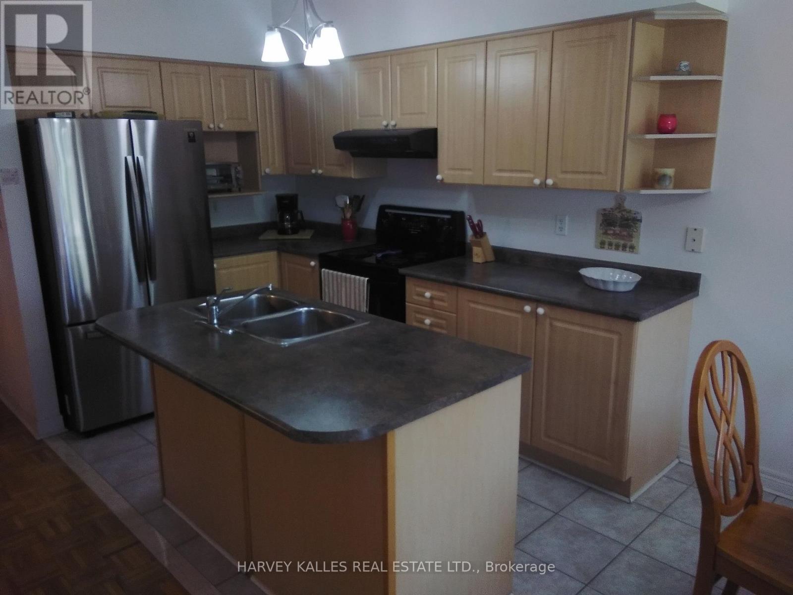 5561 Katy Gate, Mississauga, Ontario  L5M 7M9 - Photo 7 - W13477656