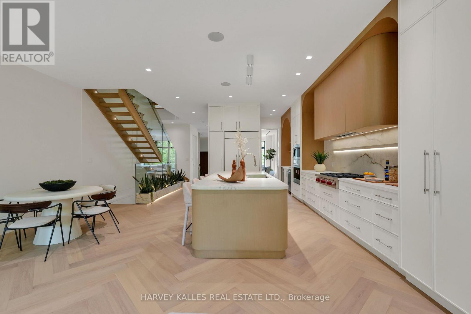 108 Heath Street W, Toronto, Ontario M4V 1T6 - Photo 10 - C13480092