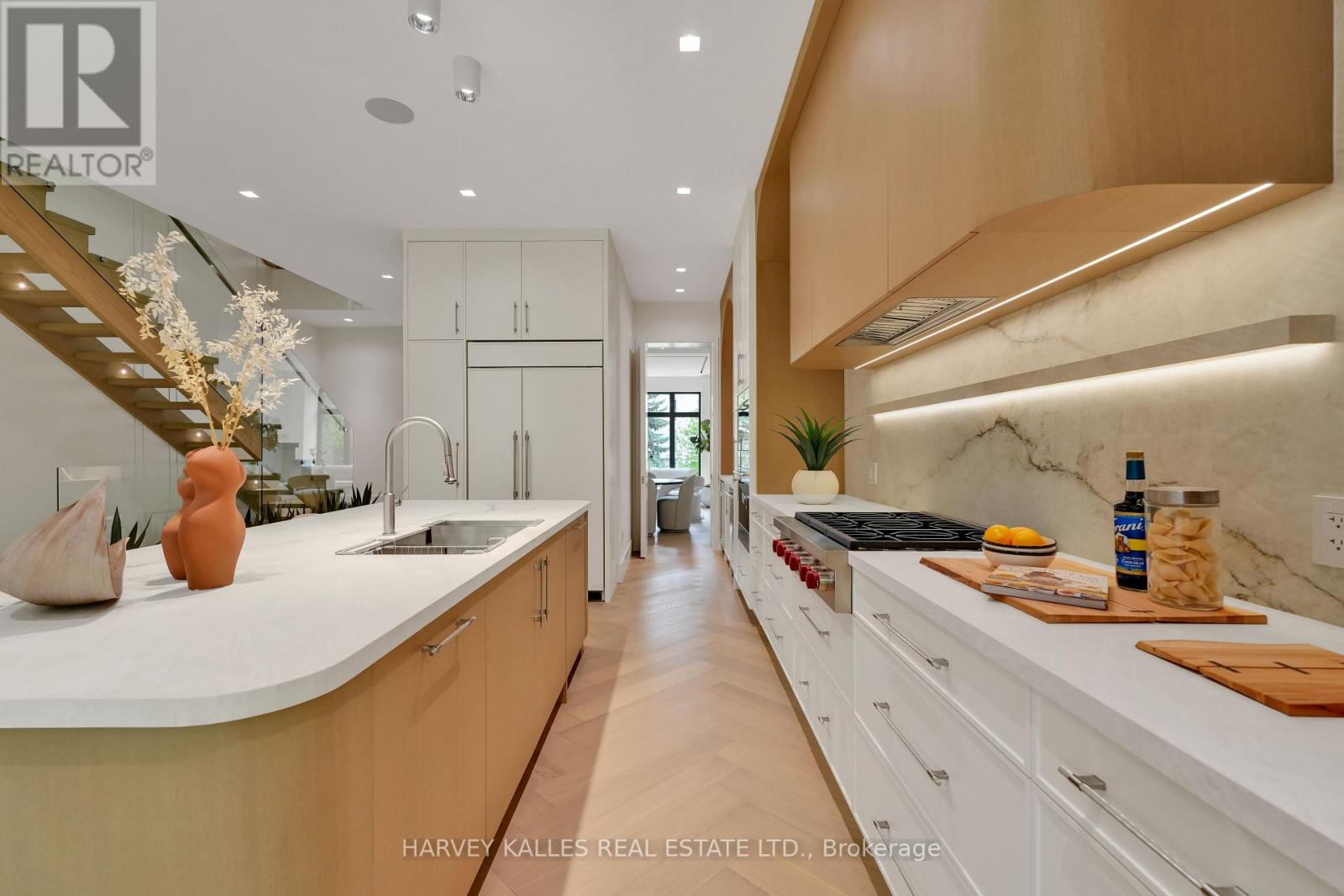 108 Heath Street W, Toronto, Ontario M4V 1T6 - Photo 11 - C13480092