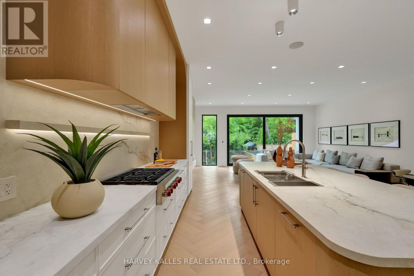 108 Heath Street W, Toronto, Ontario M4V 1T6 - Photo 12 - C13480092