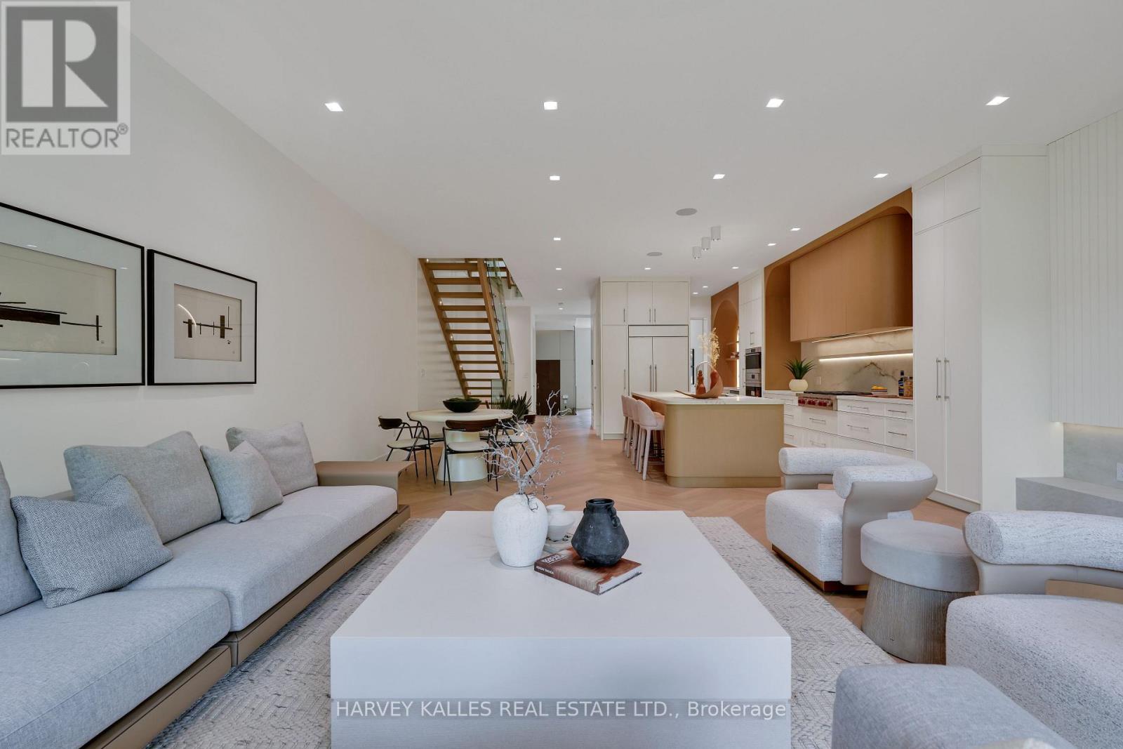 108 Heath Street W, Toronto, Ontario M4V 1T6 - Photo 15 - C13480092