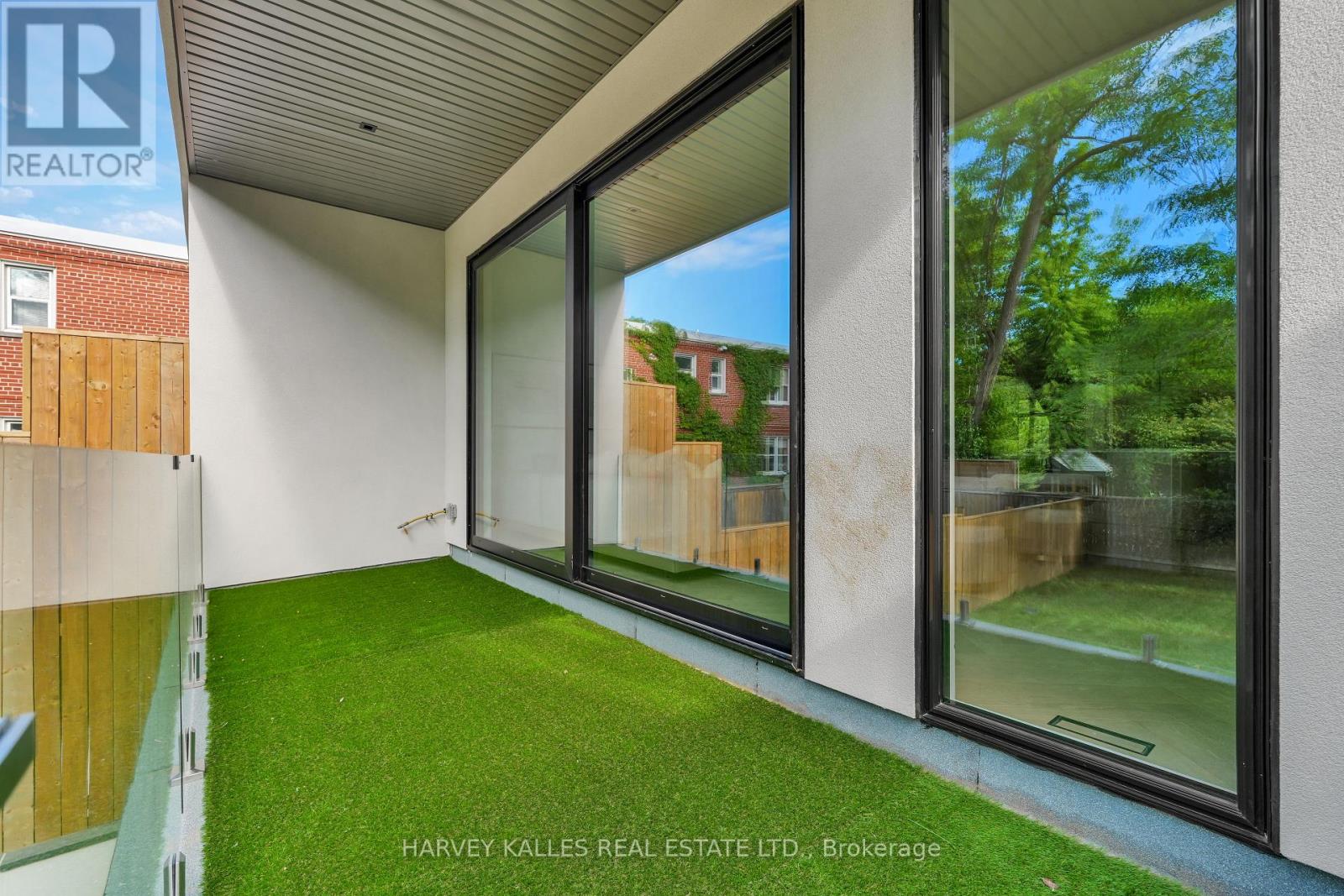 108 Heath Street W, Toronto, Ontario M4V 1T6 - Photo 17 - C13480092