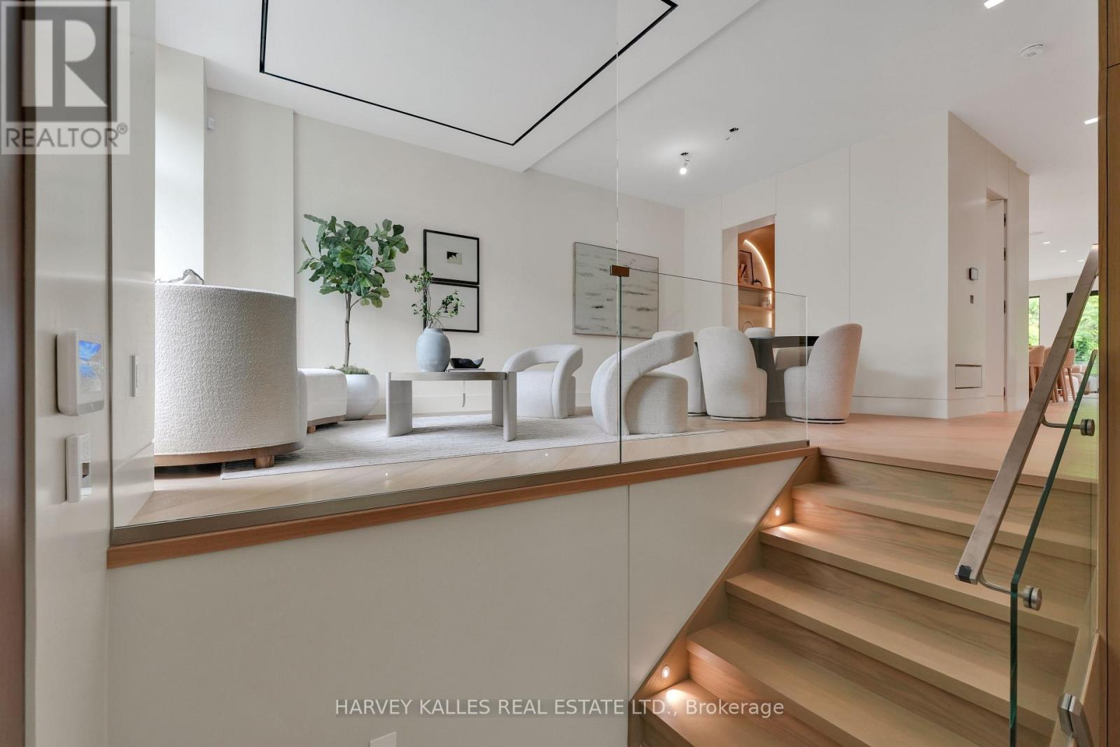 108 Heath Street W, Toronto, Ontario M4V 1T6 - Photo 2 - C13480092