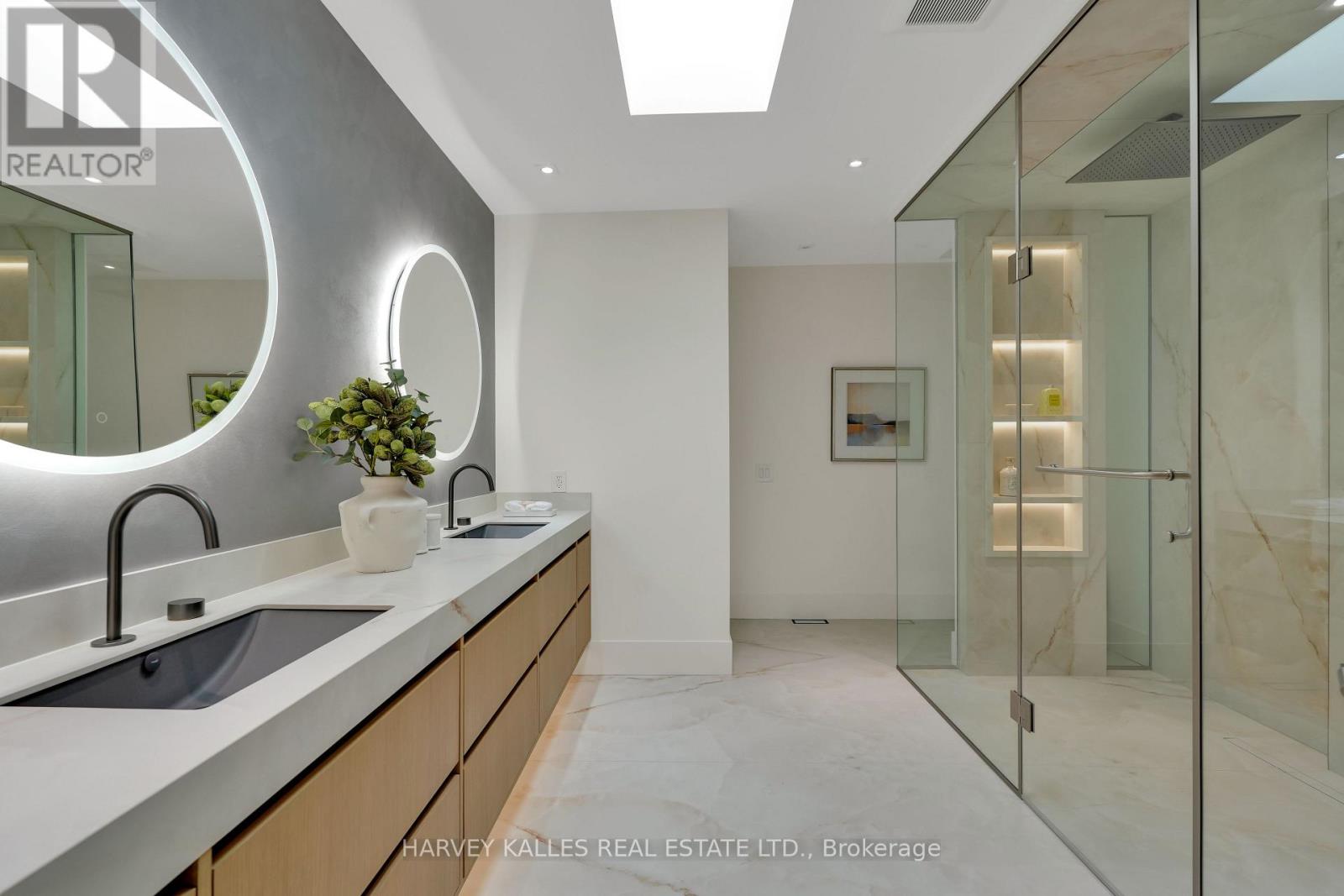 108 Heath Street W, Toronto, Ontario M4V 1T6 - Photo 35 - C13480092
