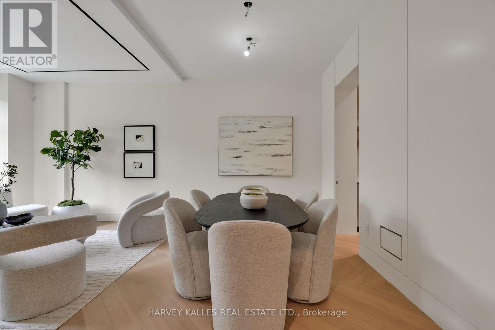 108 Heath Street W, Toronto, Ontario M4V 1T6 - Photo 4 - C13480092