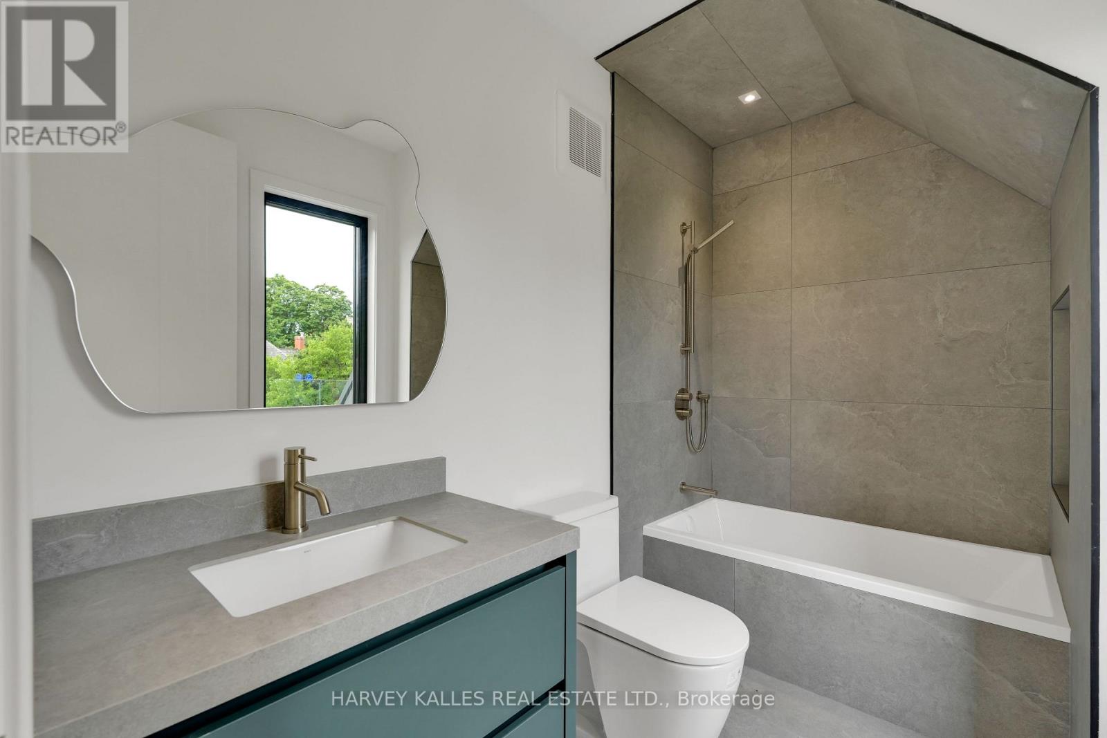 108 Heath Street W, Toronto, Ontario M4V 1T6 - Photo 40 - C13480092