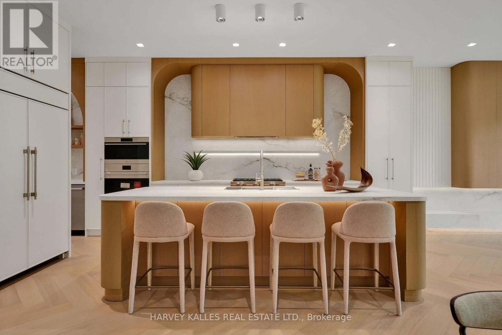 108 Heath Street W, Toronto, Ontario M4V 1T6 - Photo 9 - C13480092