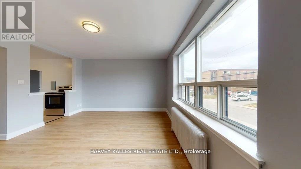 203 - 31 Clearview Heights, Toronto, Ontario  M6M 2A2 - Photo 4 - W13480336