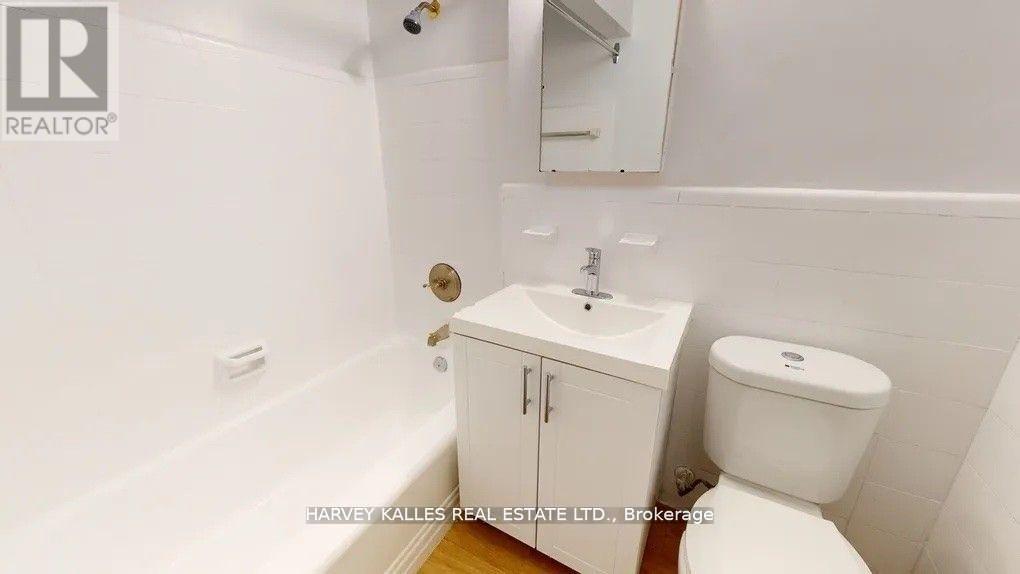 203 - 31 Clearview Heights, Toronto, Ontario  M6M 2A2 - Photo 7 - W13480336