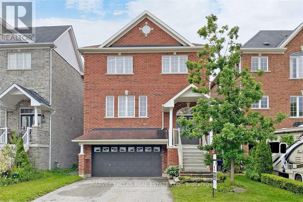209 RAY SNOW BOULEVARD, Newmarket, Ontario