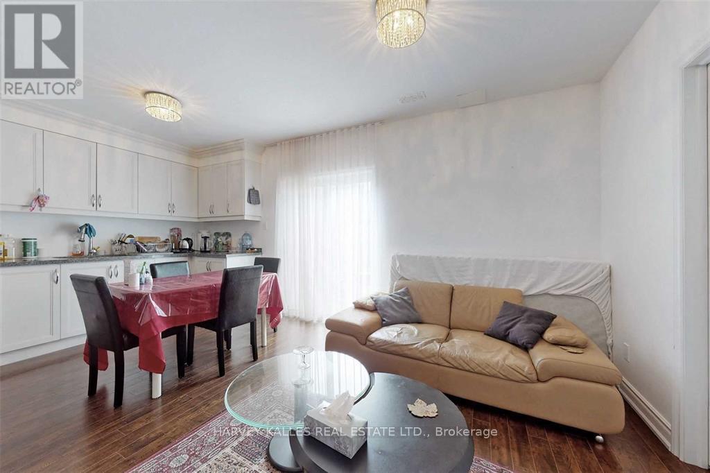 209 Ray Snow Boulevard, Newmarket, Ontario L3X 3J3 - Photo 3 - N13481752