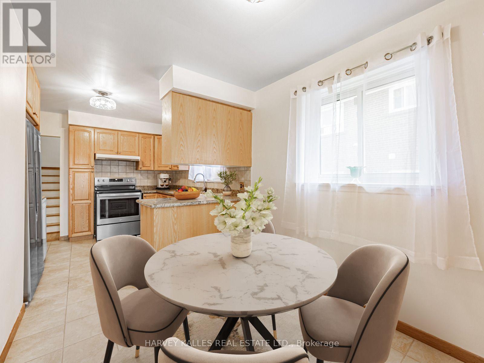 205 Vauxhall Drive, Toronto, Ontario M1P 1R6 - Photo 9 - E13483684