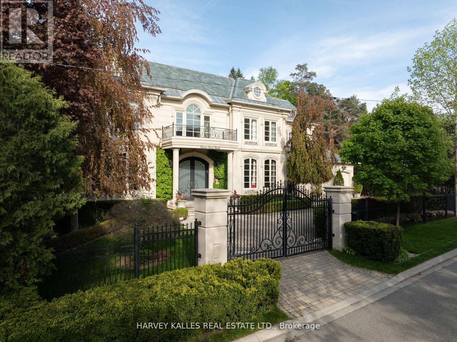 11 Doon Road, Toronto, Ontario M2L 1M1 - Photo 3 - C13490188