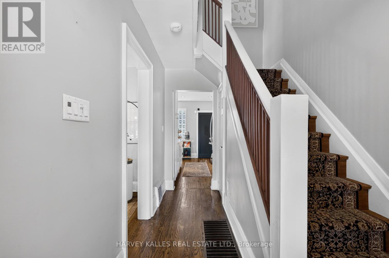 117 Dawes Road, Toronto, Ontario M4C 5B8 - Photo 5 - E13496548