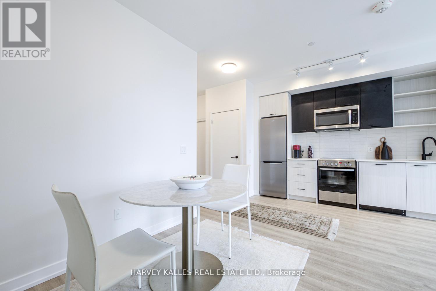1001 - 2300 St Clair Avenue W, Toronto, Ontario  M6P 0B3 - Photo 12 - W13498810