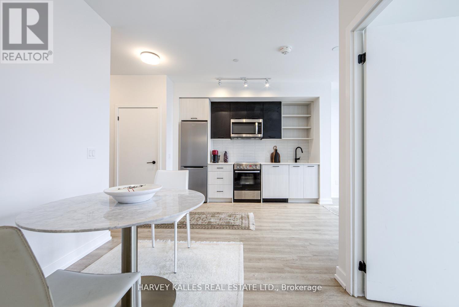 1001 - 2300 St Clair Avenue W, Toronto, Ontario  M6P 0B3 - Photo 13 - W13498810