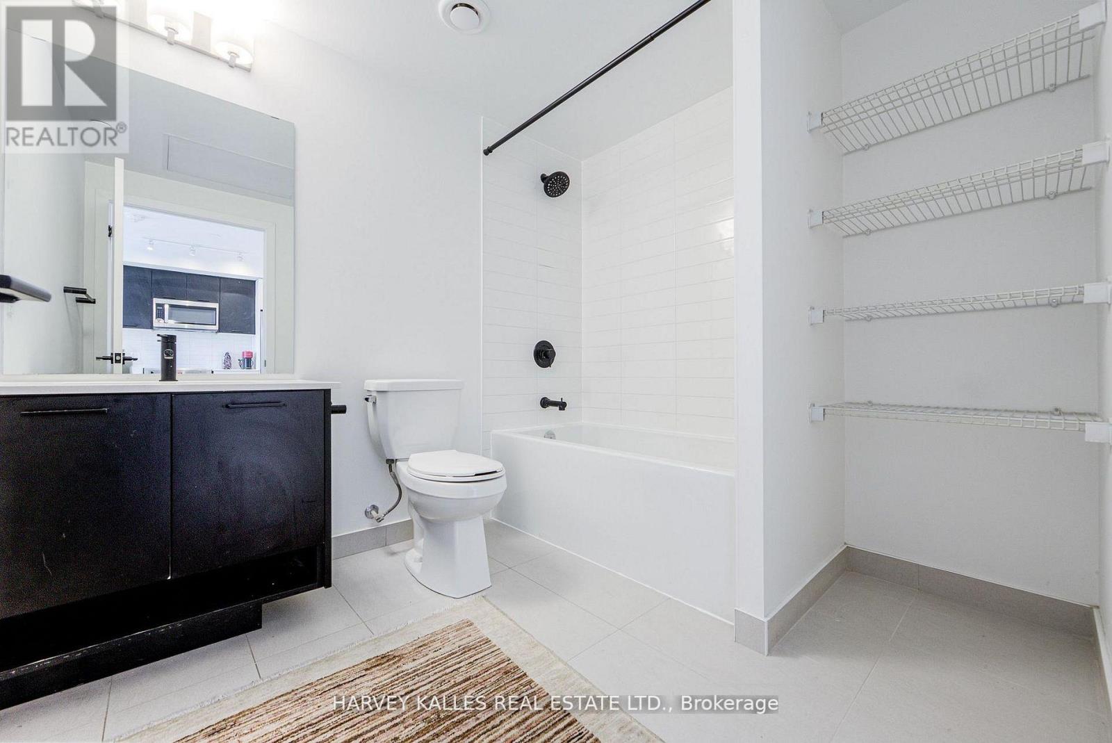 1001 - 2300 St Clair Avenue W, Toronto, Ontario  M6P 0B3 - Photo 18 - W13498810