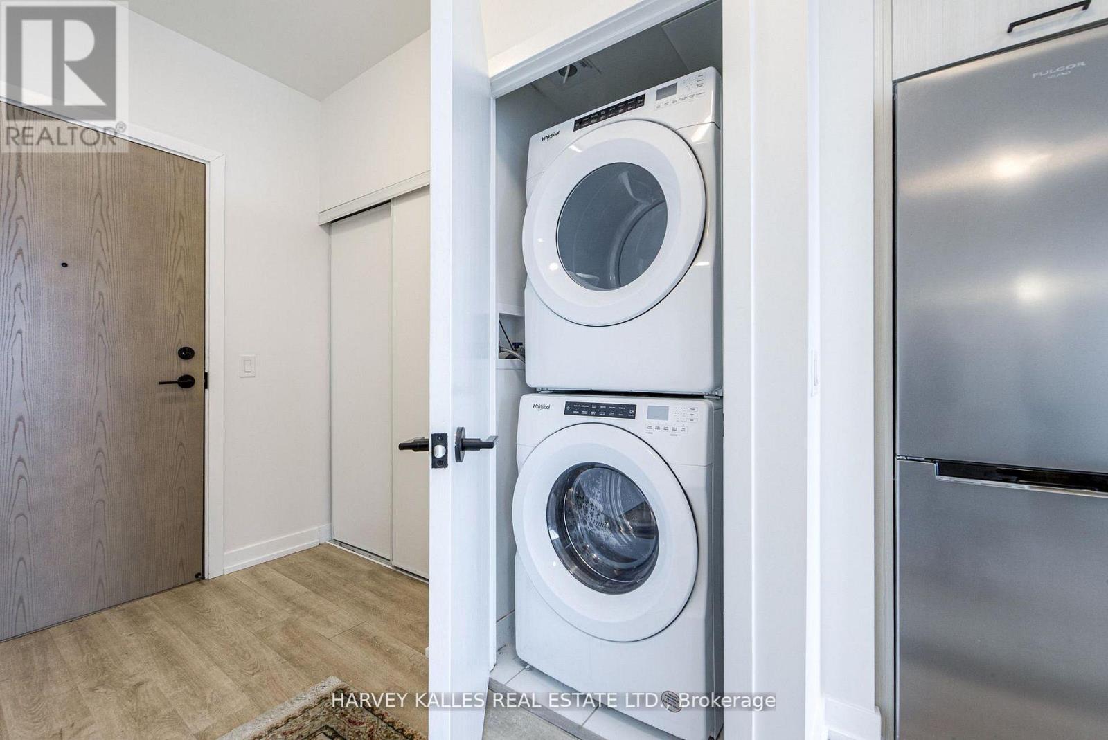 1001 - 2300 St Clair Avenue W, Toronto, Ontario  M6P 0B3 - Photo 19 - W13498810