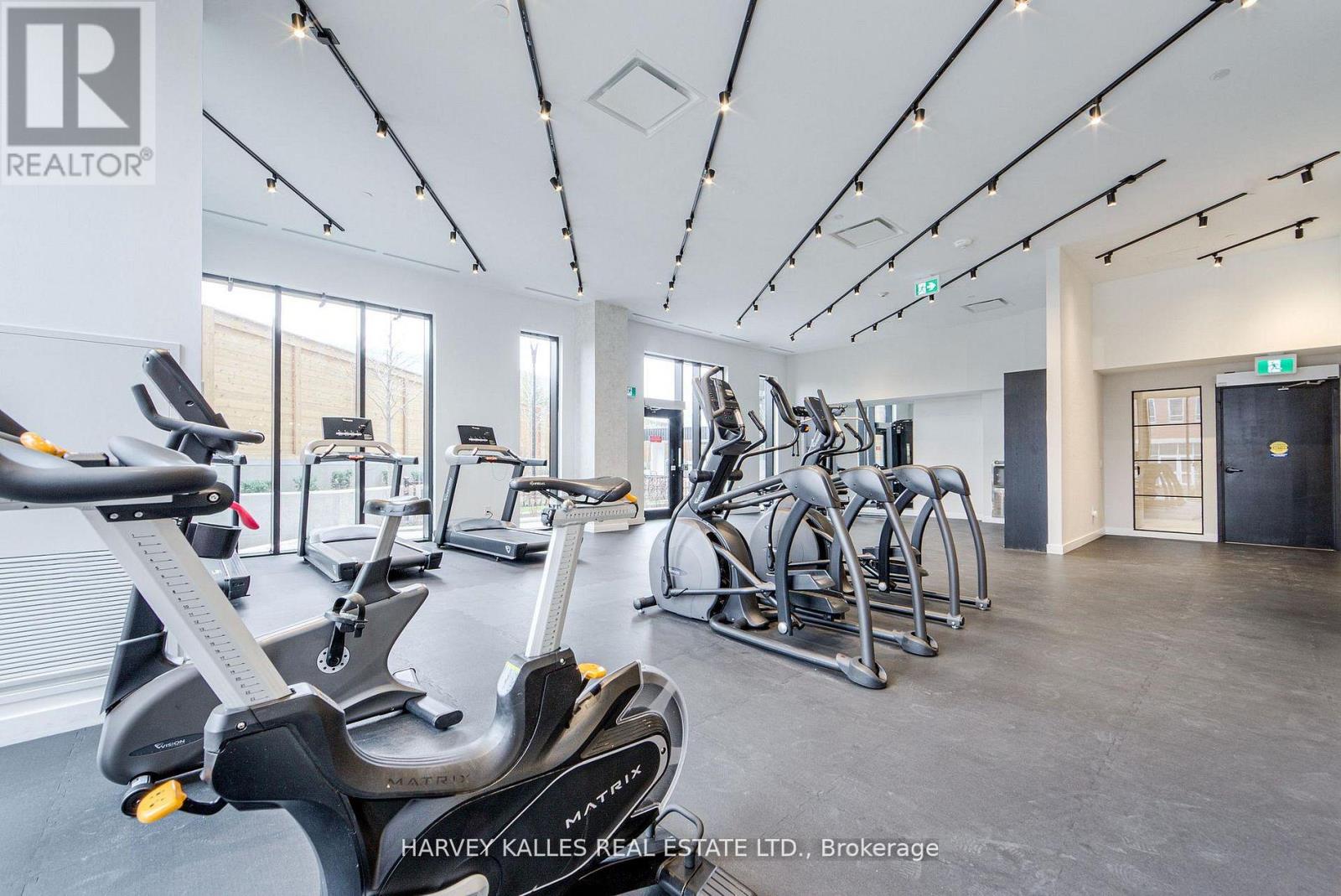 1001 - 2300 St Clair Avenue W, Toronto, Ontario  M6P 0B3 - Photo 25 - W13498810