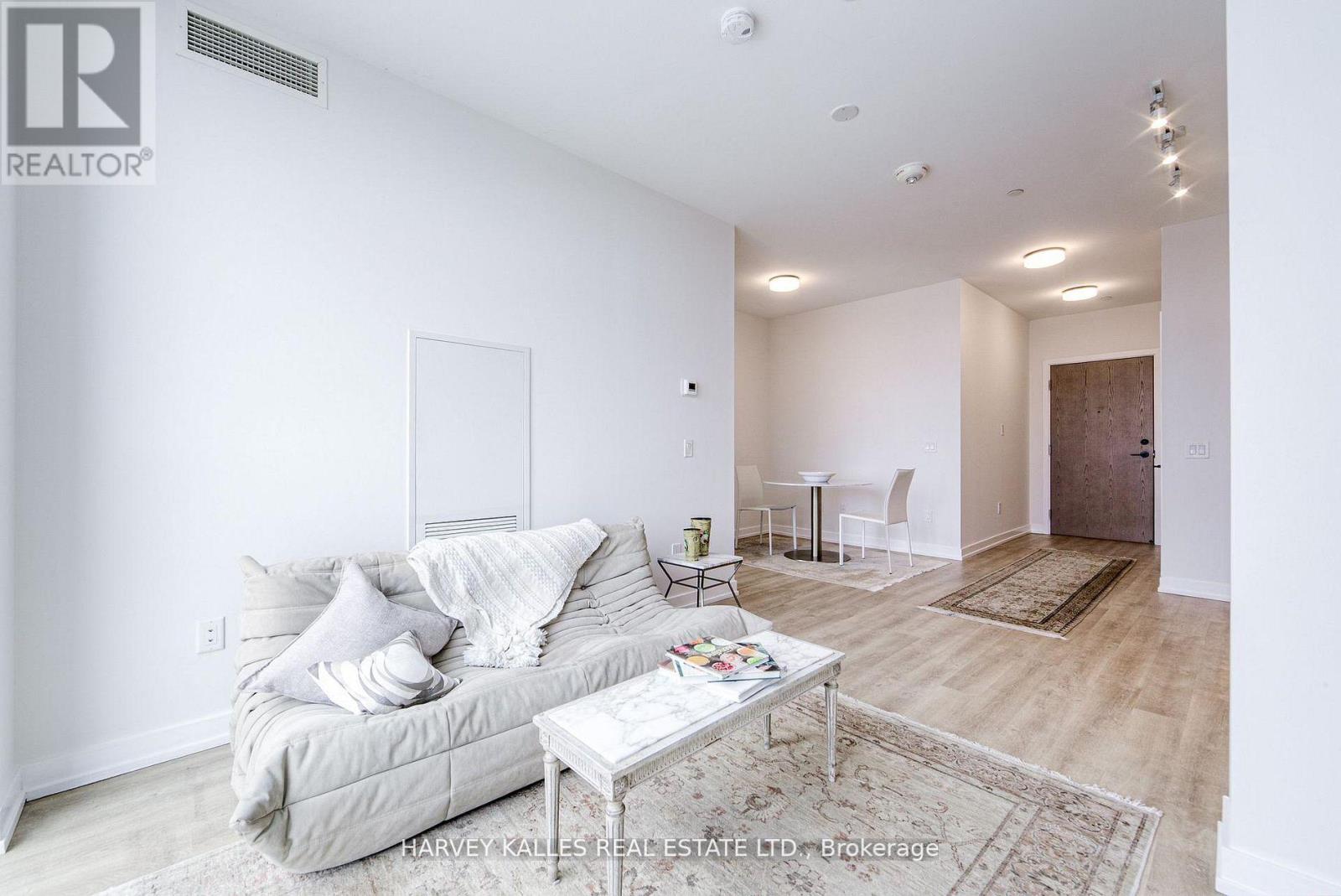 1001 - 2300 St Clair Avenue W, Toronto, Ontario  M6P 0B3 - Photo 6 - W13498810