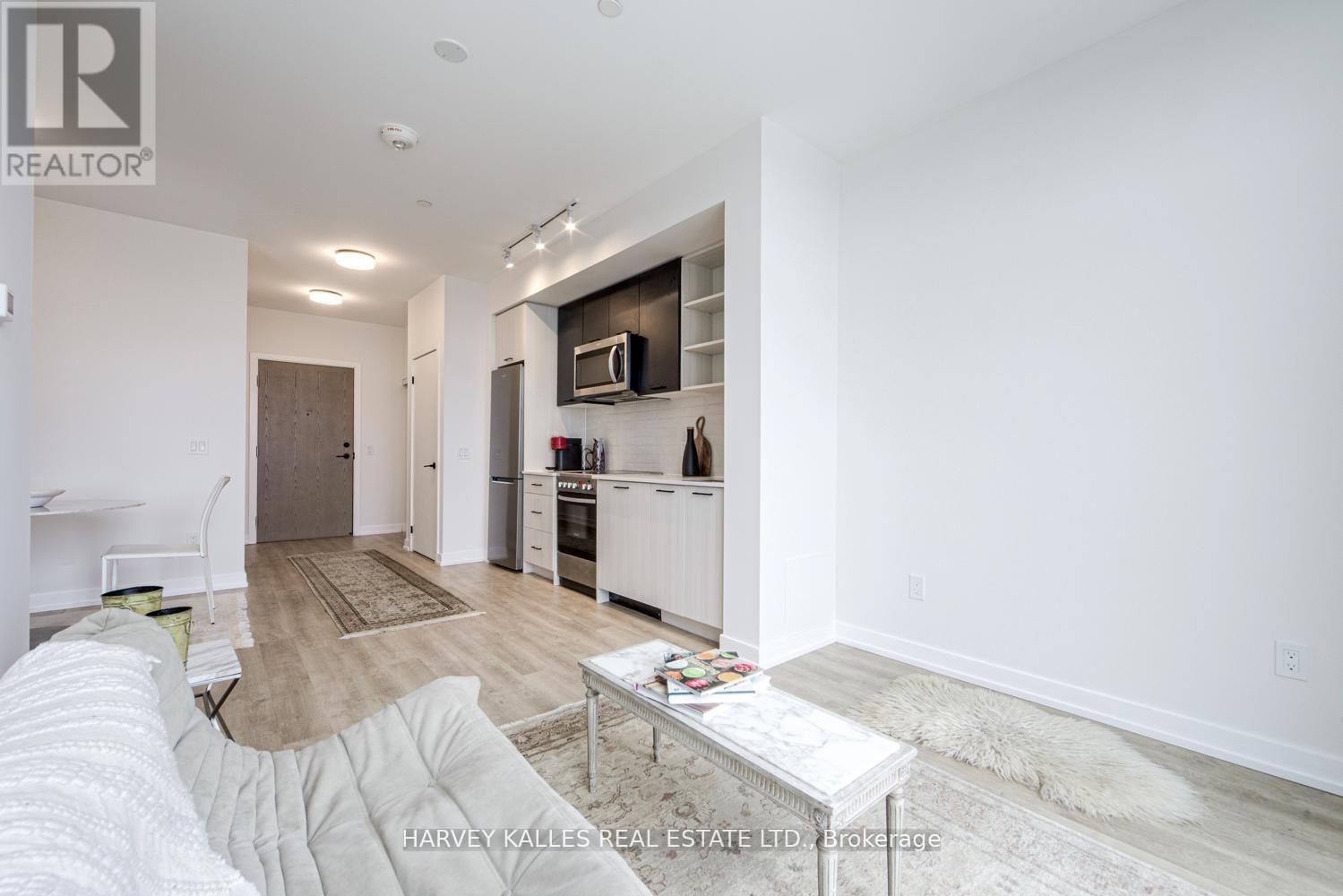 1001 - 2300 St Clair Avenue W, Toronto, Ontario  M6P 0B3 - Photo 7 - W13498810
