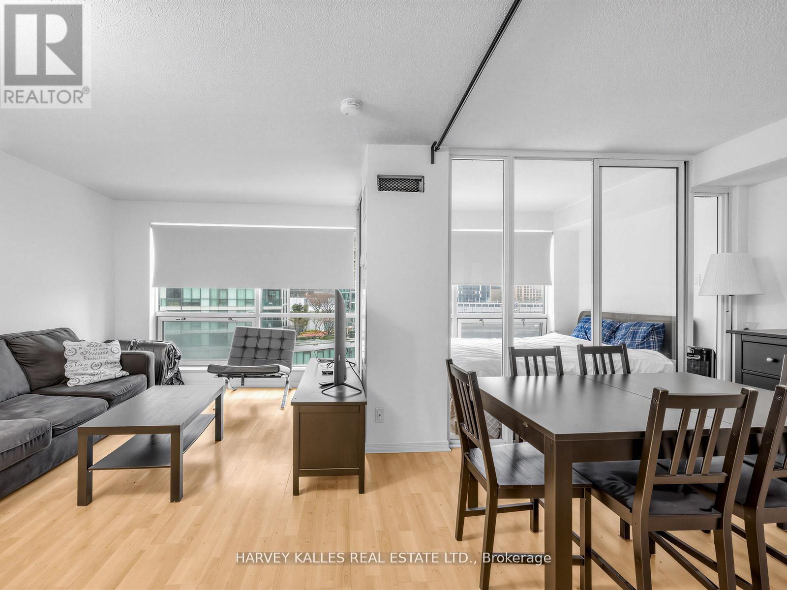 705 - 10 Yonge Street, Toronto, Ontario M5J 1R4 - Photo 11 - C13499794